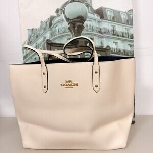 Coach F72673 Town Leather Large Tote Bag